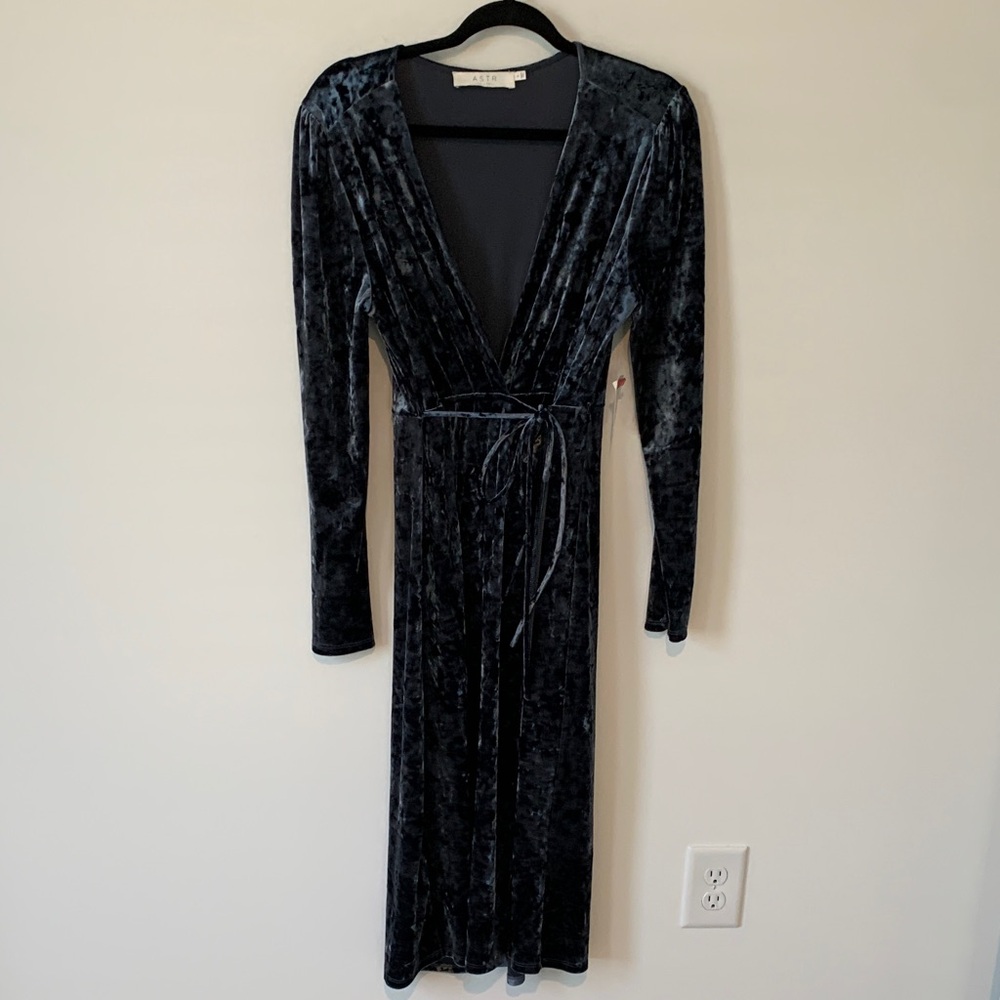 ASTR large crushed velvet slate blue midi Elegant Black Velvet Dress new